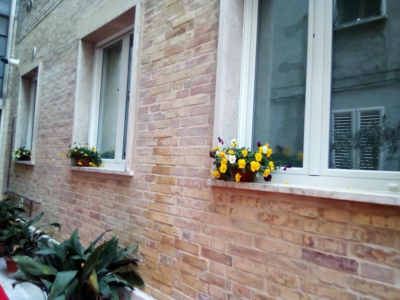 Bed and Breakfast Officina Urban Sleep Сан-Бенедетто-дель-Тронто Экстерьер фото